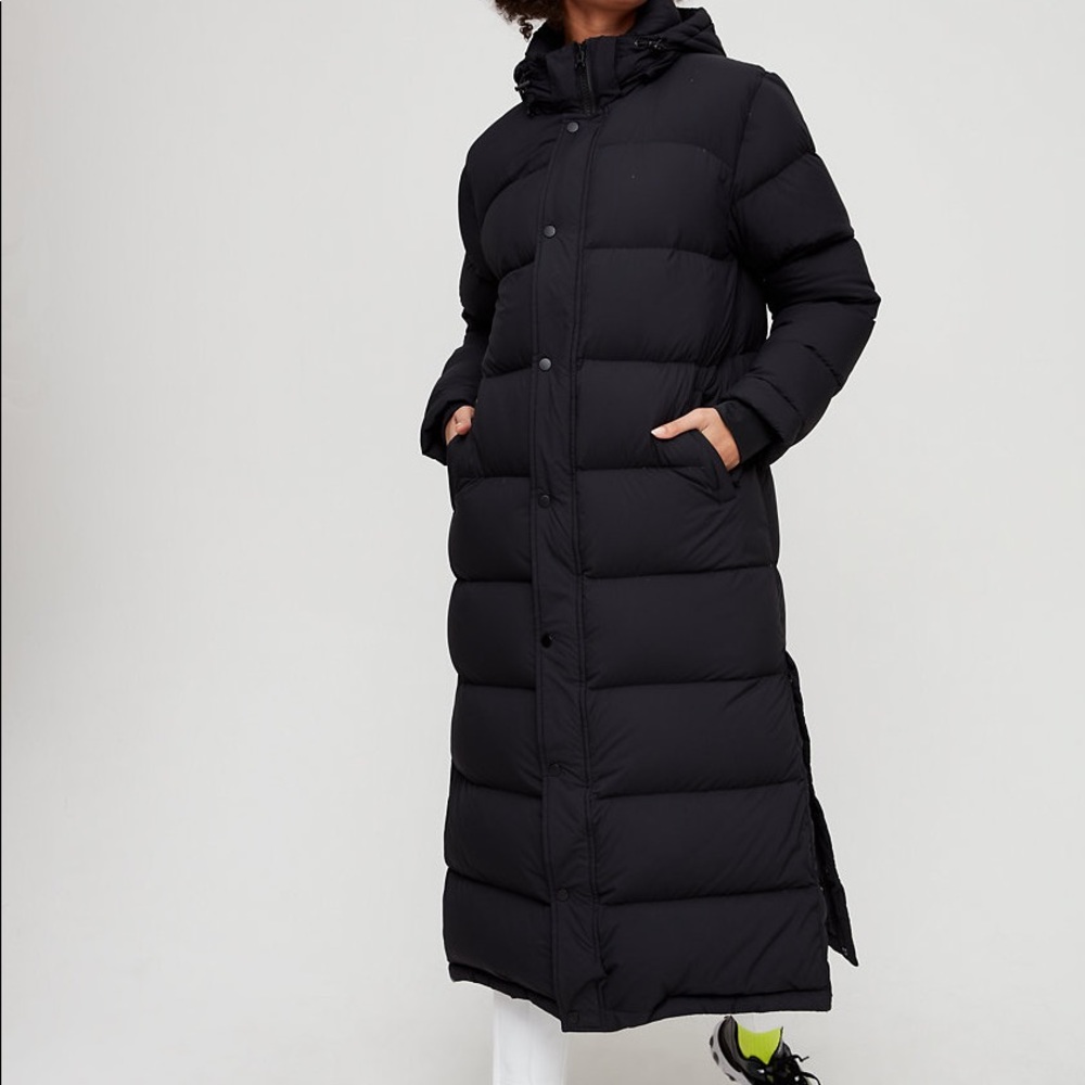 Aritzia Super Puff Long